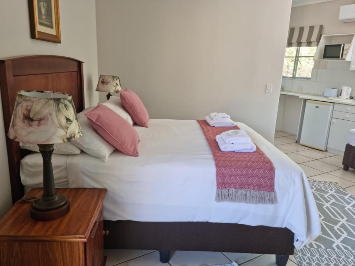 Loerie Guesthouse Hoedspruit Buitenkant foto