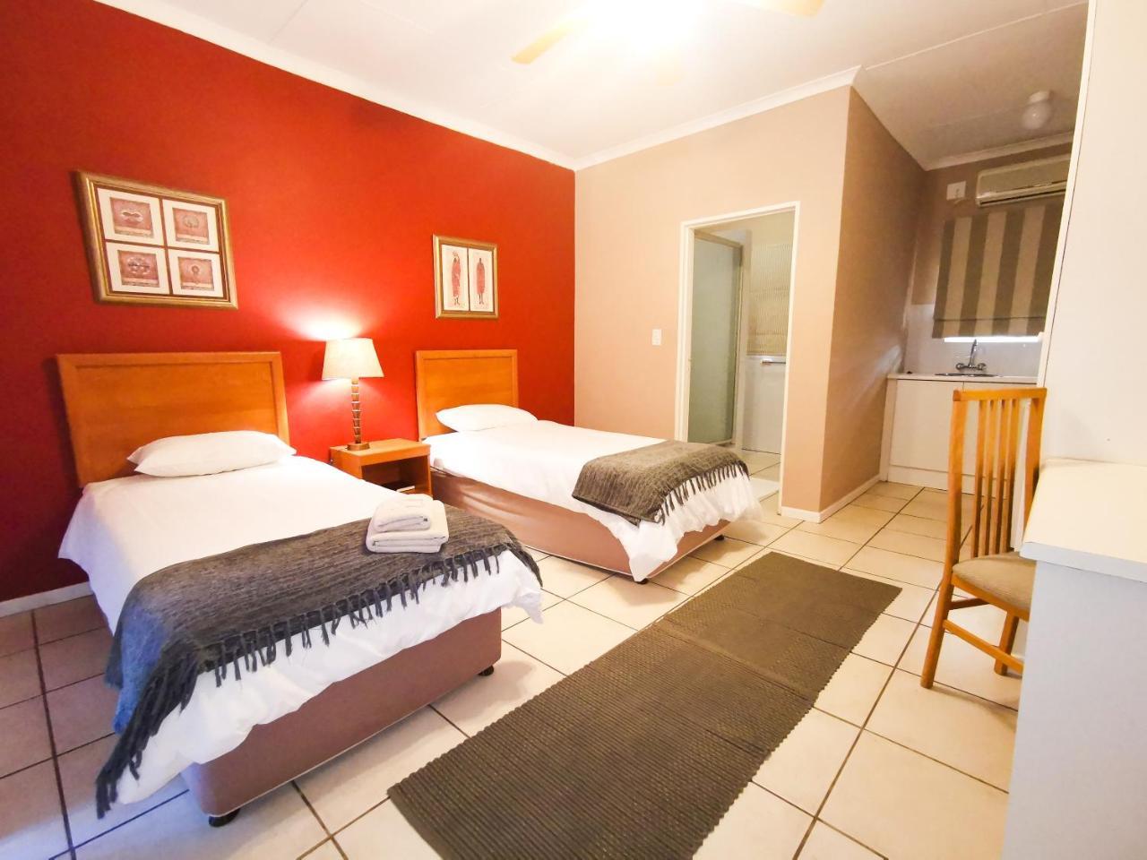 Loerie Guesthouse Hoedspruit Buitenkant foto