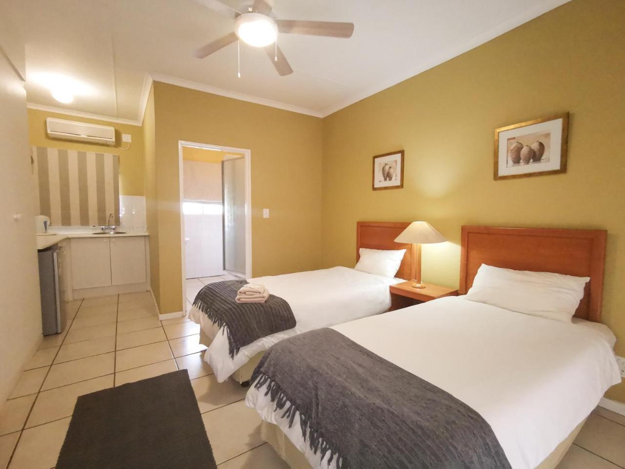 Loerie Guesthouse Hoedspruit Buitenkant foto