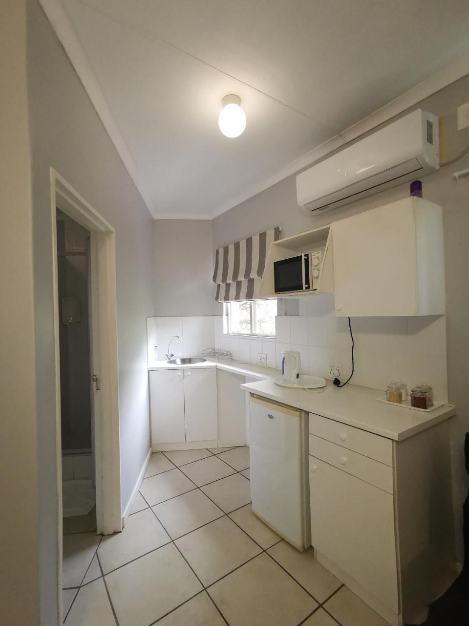 Loerie Guesthouse Hoedspruit Buitenkant foto
